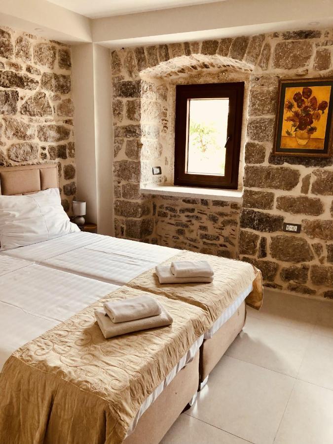 Guesthouse Giraffe Донья-Ластва Экстерьер фото