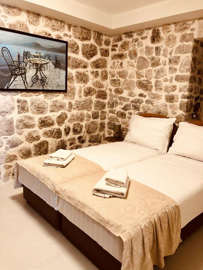 Guesthouse Giraffe Донья-Ластва Экстерьер фото
