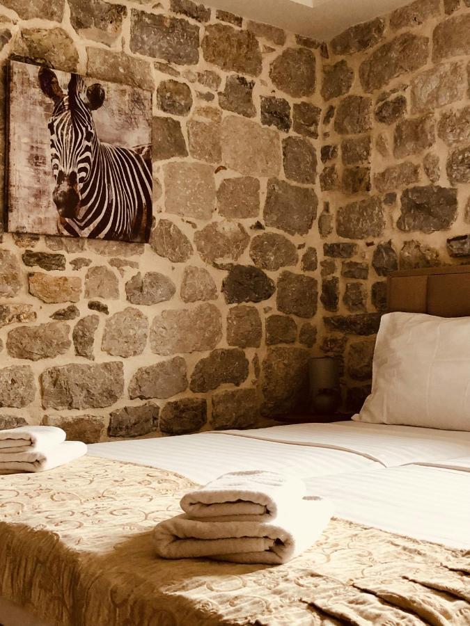 Guesthouse Giraffe Донья-Ластва Экстерьер фото